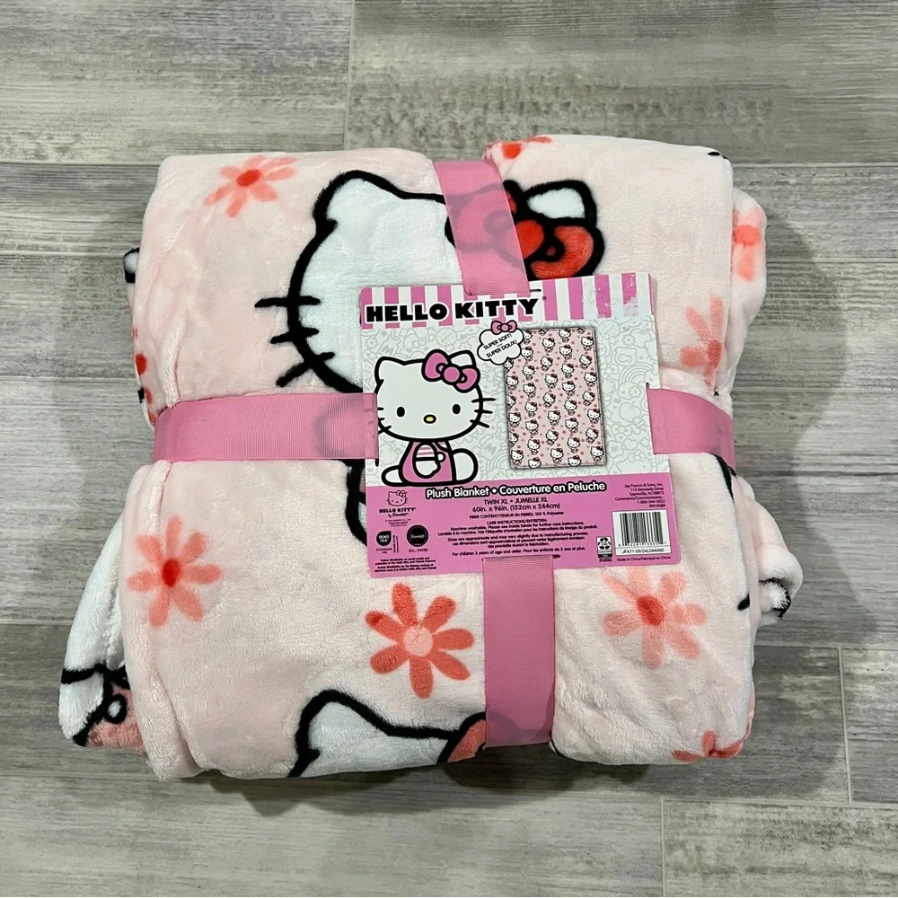 HELLO KITTY Pink‎ And Red Daisy Plush Throw Blanket (TWIN XL) 60